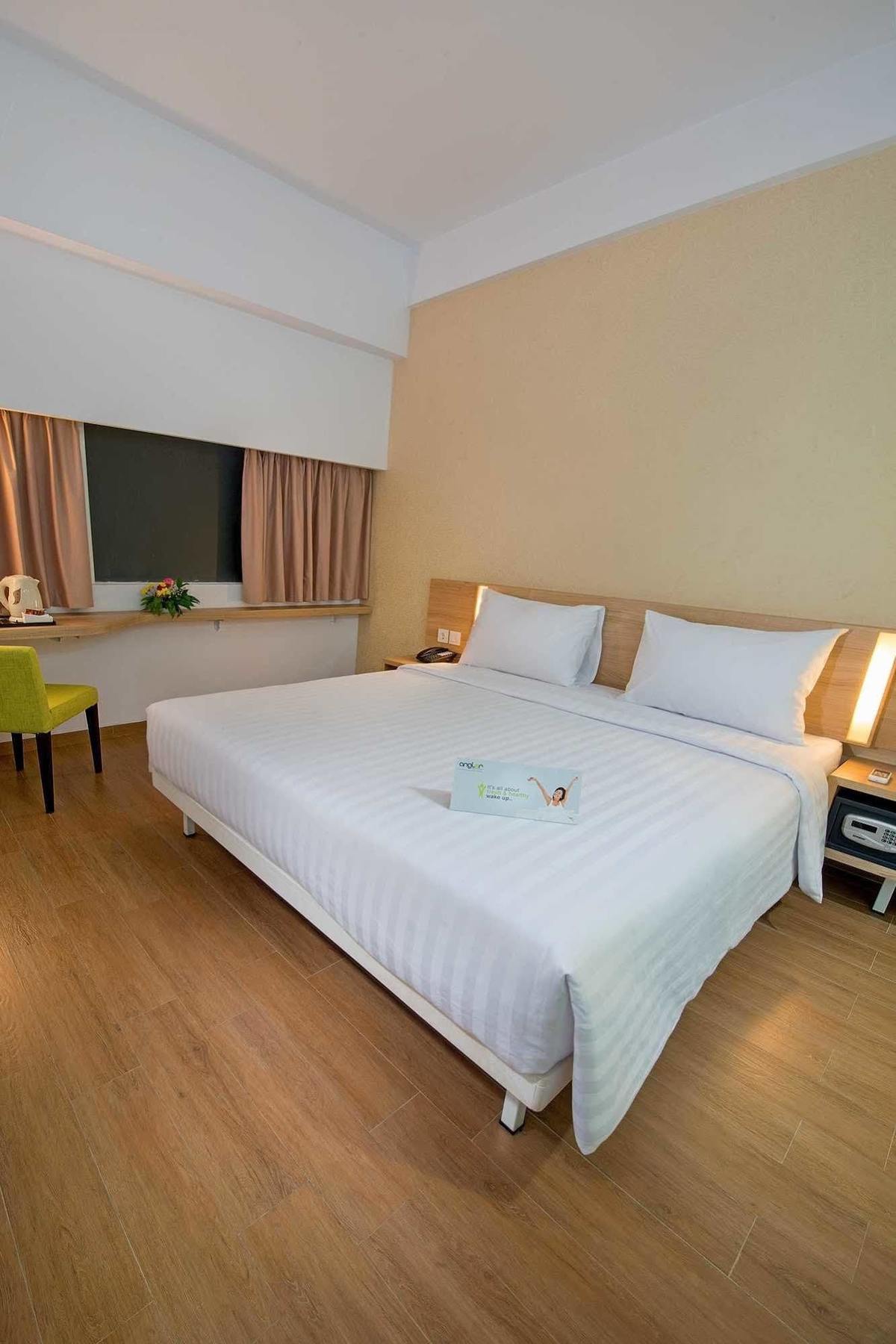 Whiz Prime Hotel Pajajaran Bogor Exterior photo