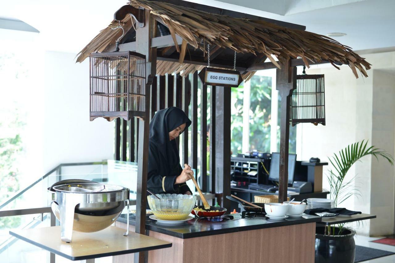 Whiz Prime Hotel Pajajaran Bogor Exterior photo